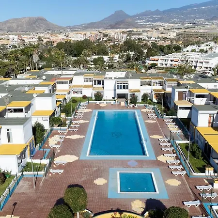 Home2book Scandinavian Vibes, Pool & Terrace コスタ・デル・シレンチオ