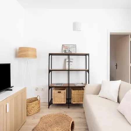 アパート Home2book Scandinavian Vibes, Pool & Terrace コスタ・デル・シレンチオ